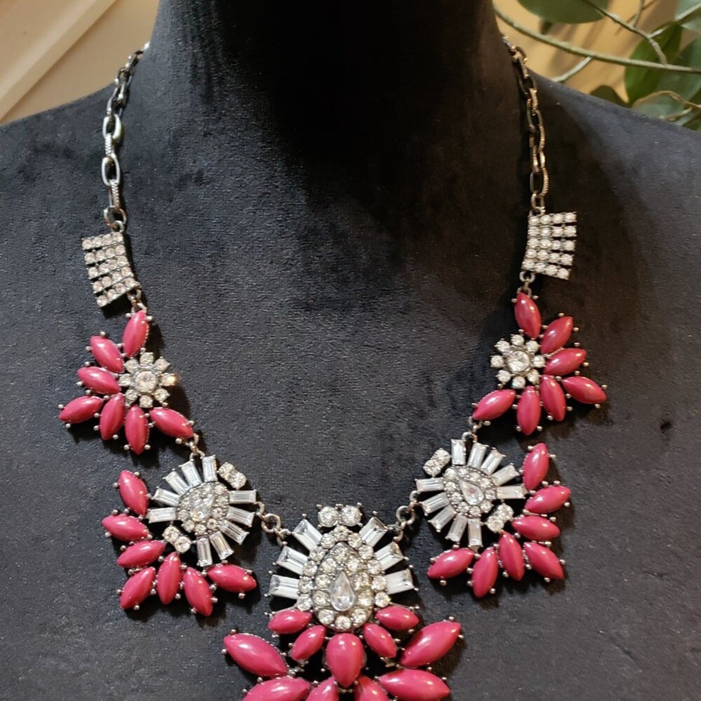 Womens Fashion Pink Acrylic Floral Rhinestone Necklace Jewelry w/ Lobster Clasp