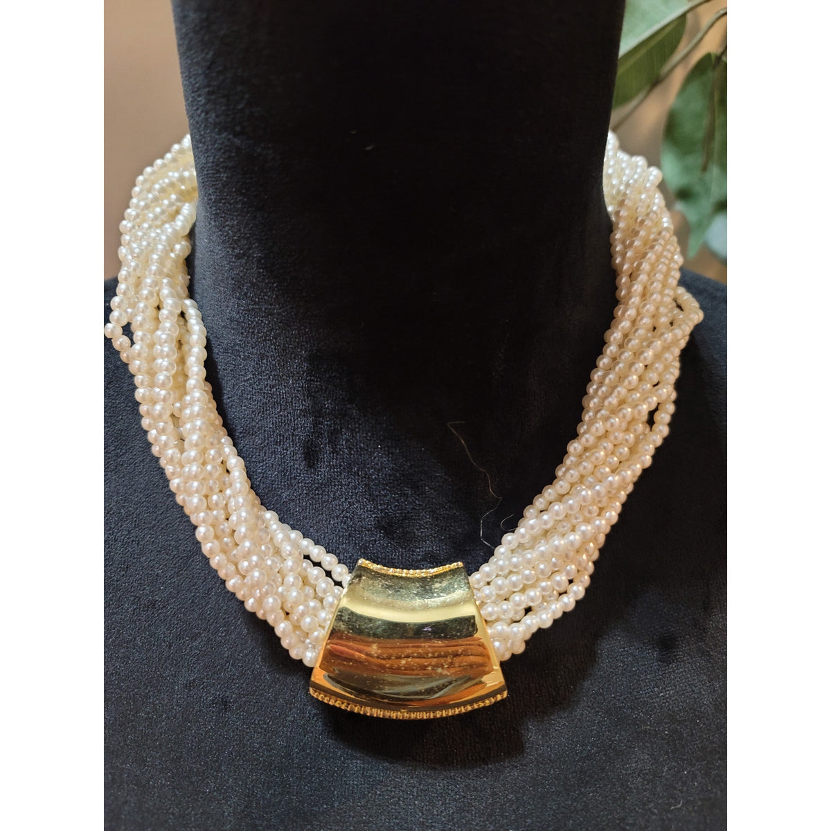Women's Multi Strand Pearl Necklace With Cameo Pendant And Lobster Clasp Lock