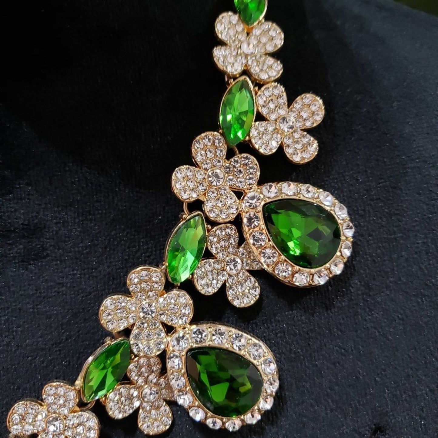 Womens Fashion Green Rhinestones Faceted Crystal Bib Necklace with Lobster Clasp