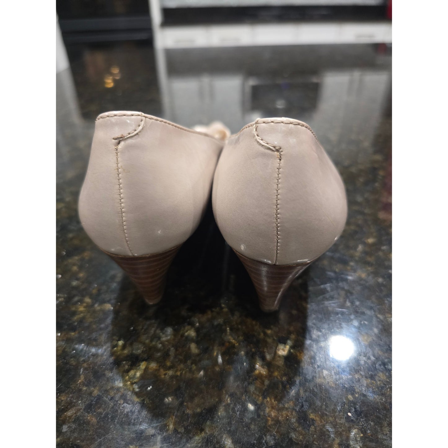 Calvin Klein Peep Toe Wedge Pumps Women's 7.5M Beige Patent Leather Comfort Heel