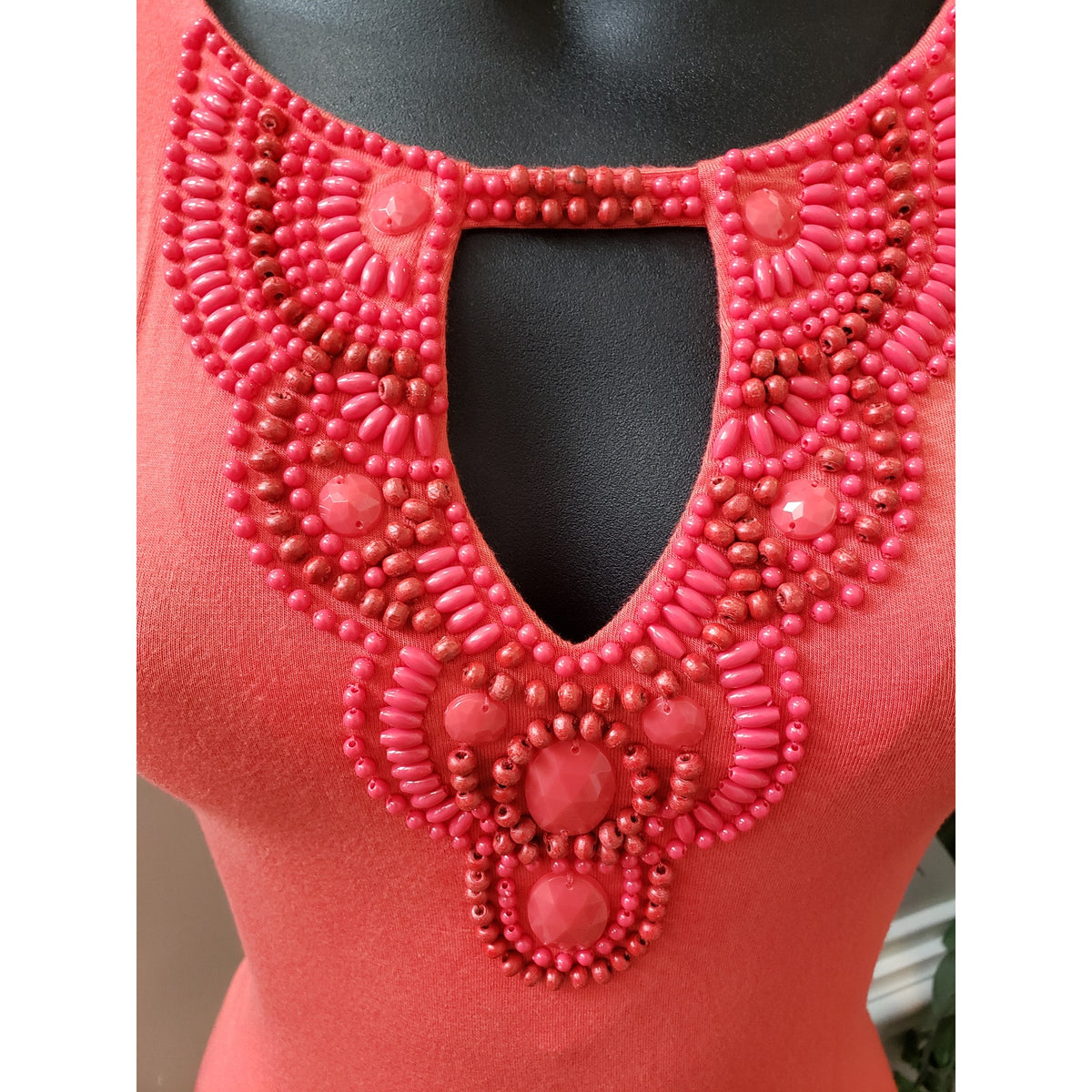 Dana Buchman Dress Women Small Coral Pink Sleeveless Keyhole Beaded Neckline