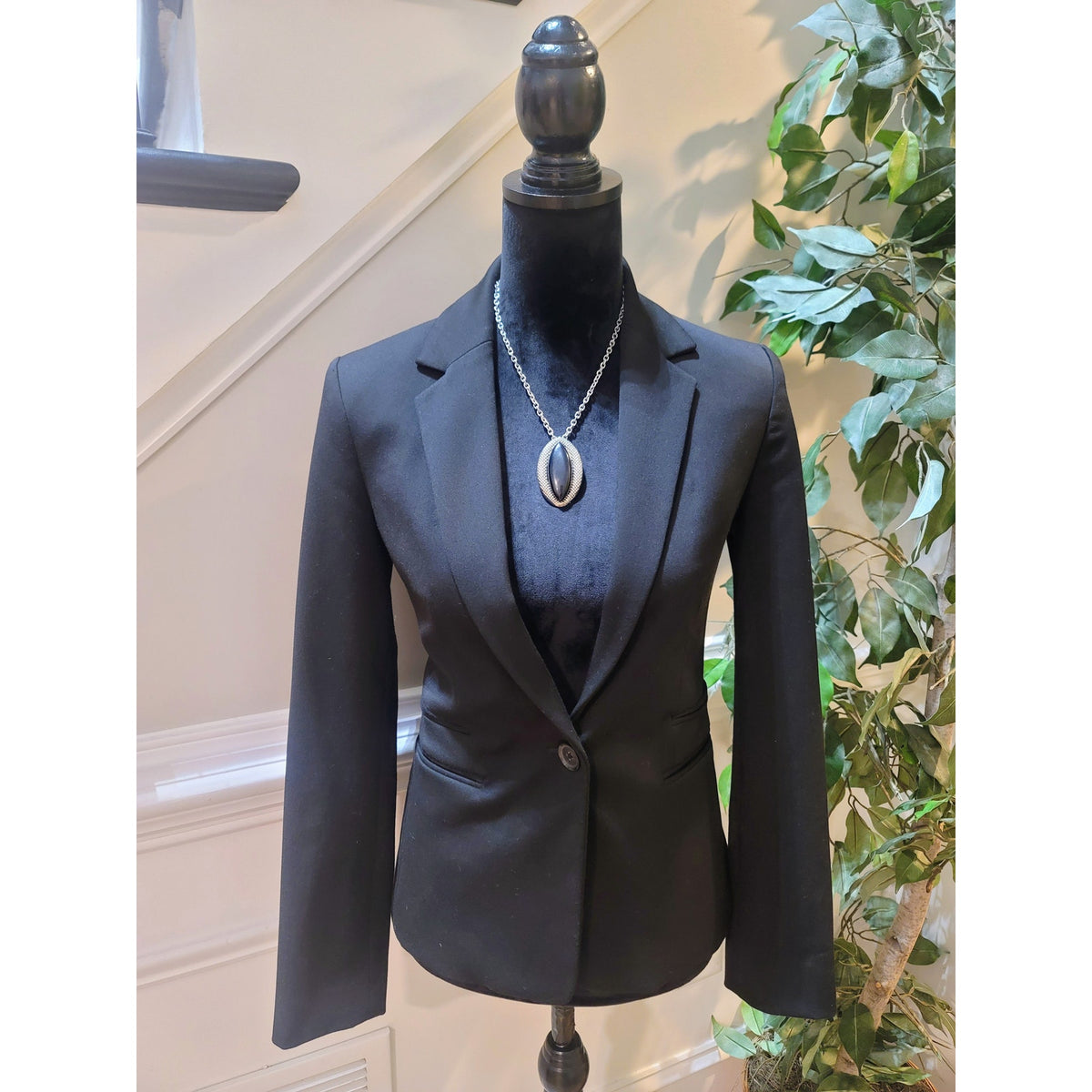 Express Going Out Blazer Women's SZ 2 Black Single Button Double-Welt Pockets