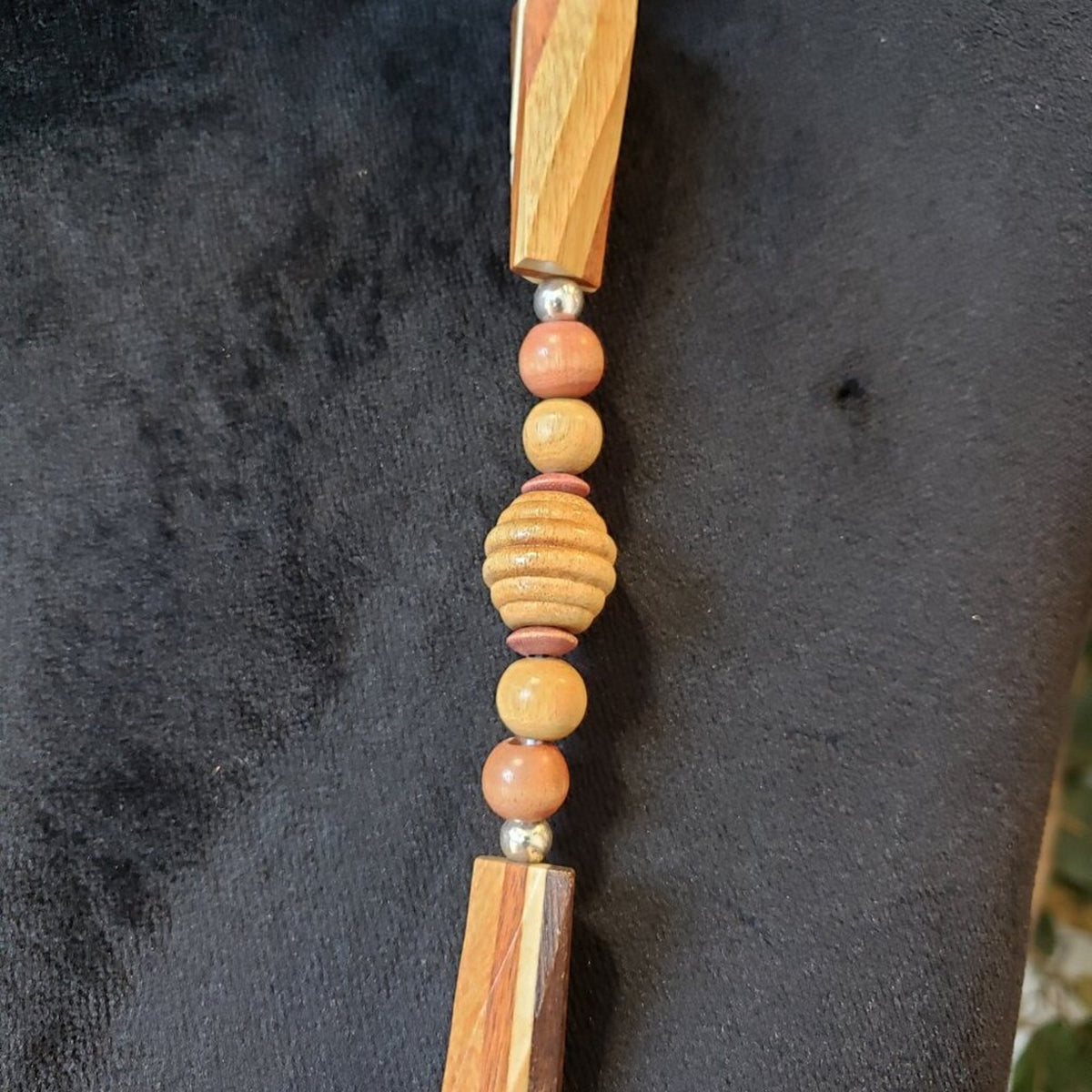Womens Brown Wooden Beaded Beaded Necklace Jewelry with Spring Ring Clasp