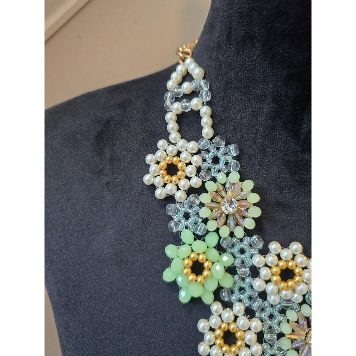 Alpha Green White Faux Pearl Faceted Crystal Beads Floral Statement Necklace