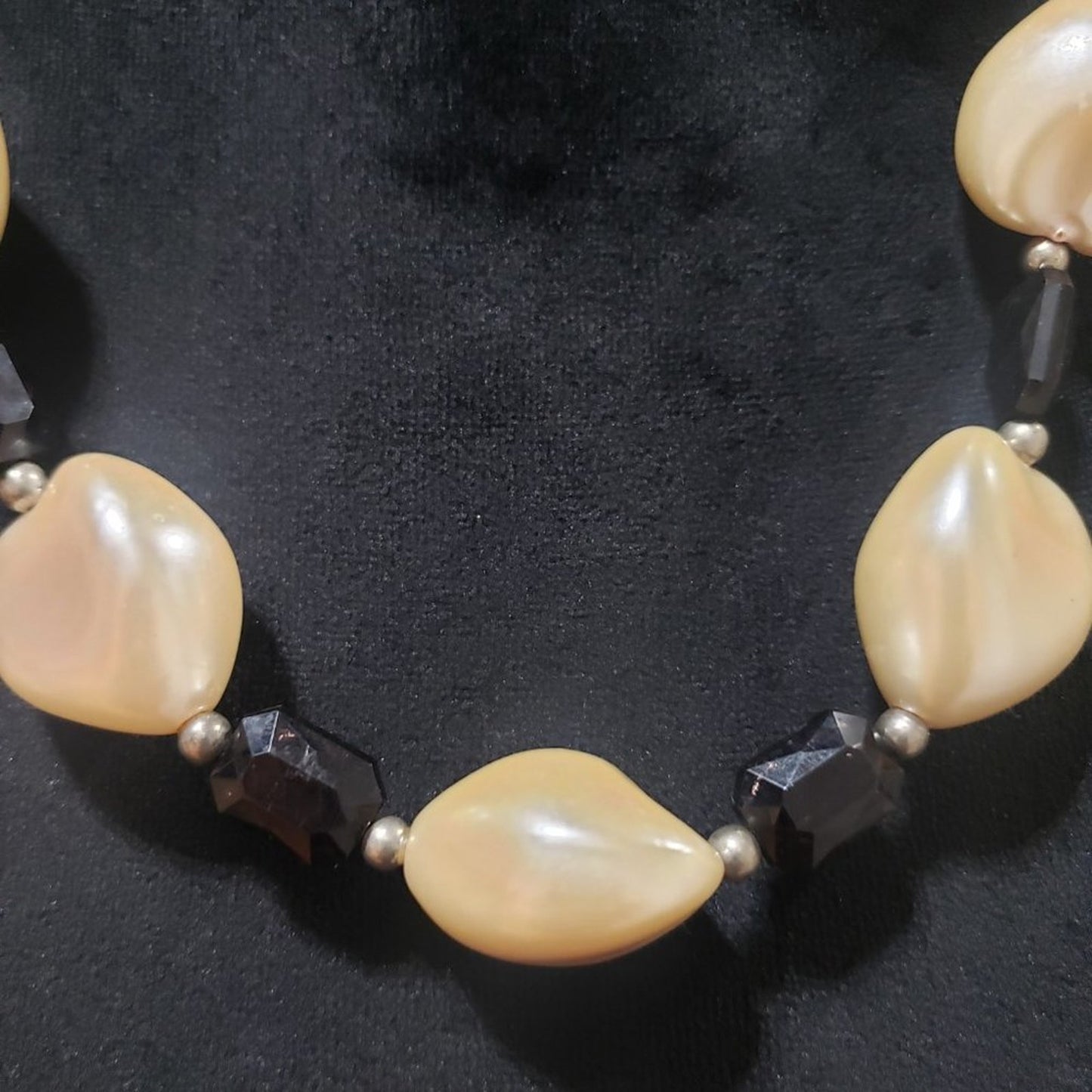 Women Fashion Vintage Chunky Big Cream Lucite Beads Black Stones Beaded Necklace