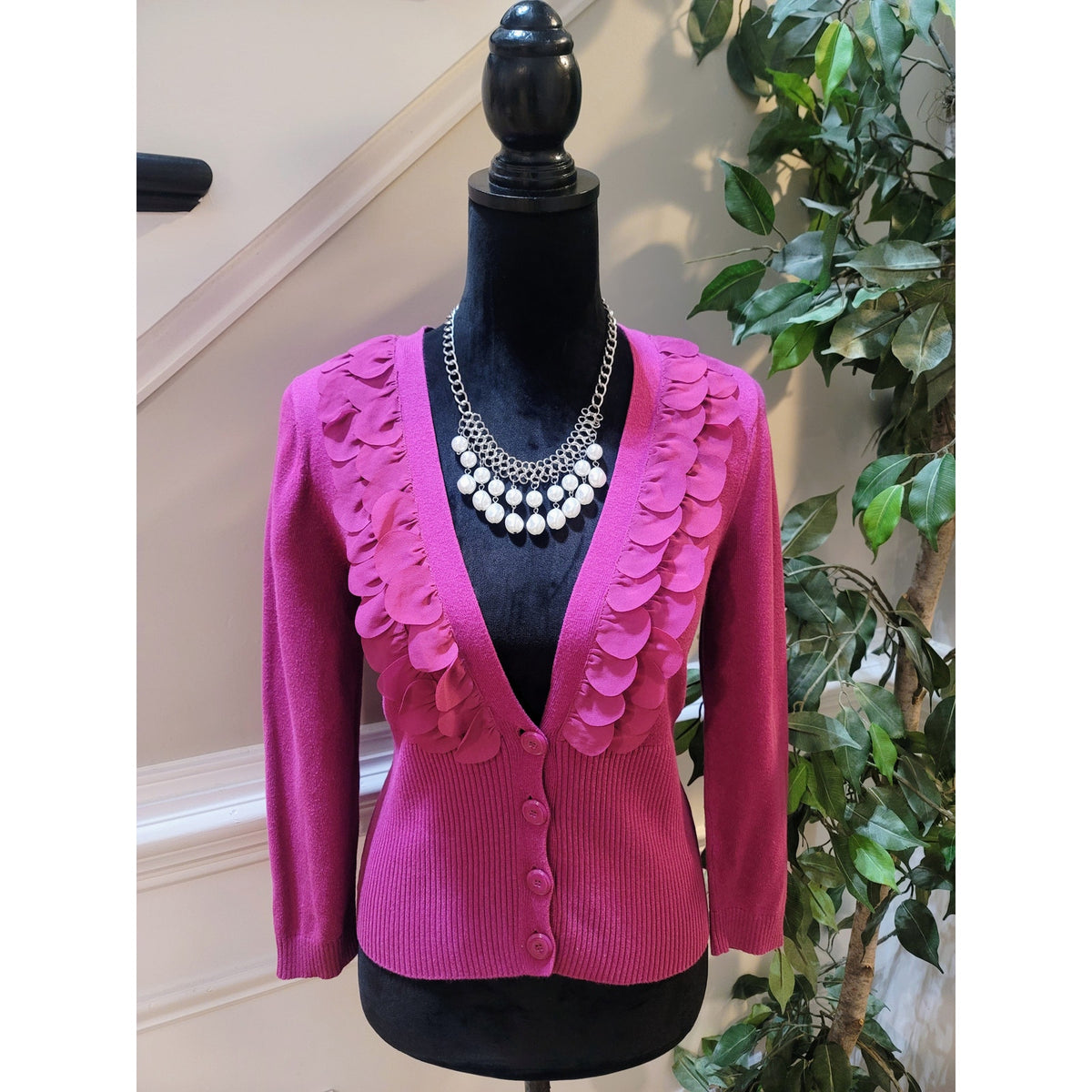 Nine West Cardigan Sweater Women's Small Pink Ribbed Petal Trim V-Neck Button