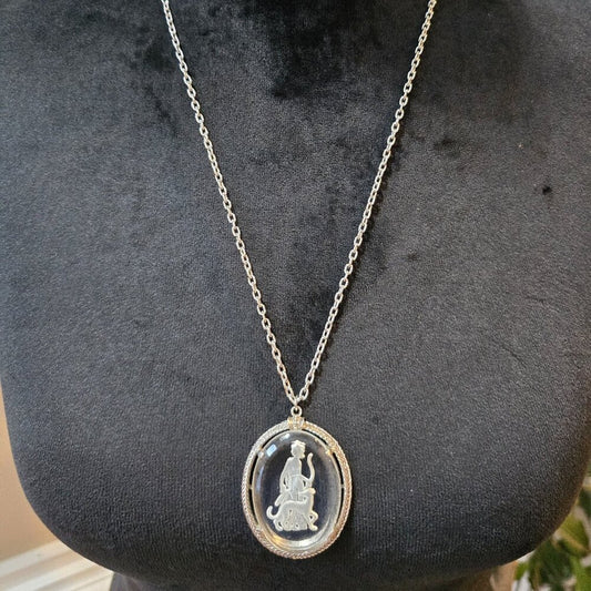VTG Womens Silver Tone Avon Intaglio Pendant Goddess Diana Necklace with Lobster