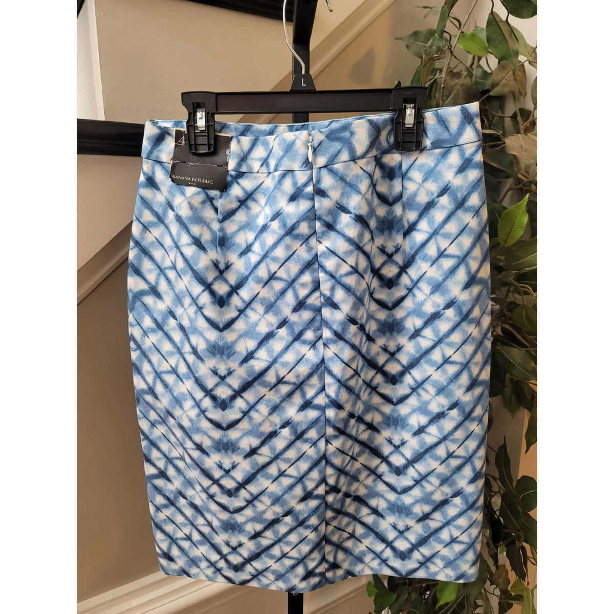 Banana Republic Pencil Skirt Women's Size 4 Blue Geometric Lined Back Zipper