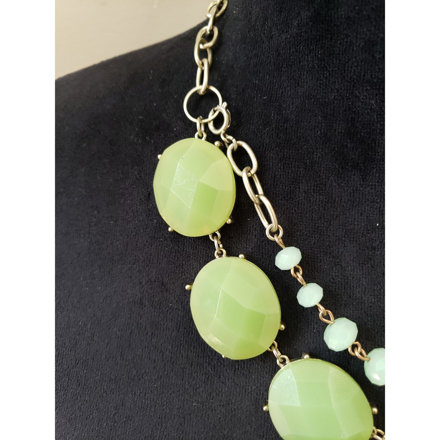 Womens Two Strand Faceted Prong-set Emerald Acrylic Beads Statement Necklace
