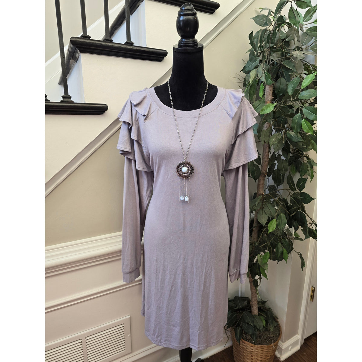 Party Dress Women's Size Large Lavender Ruffle Long Sleeves Round Neck Stretchy