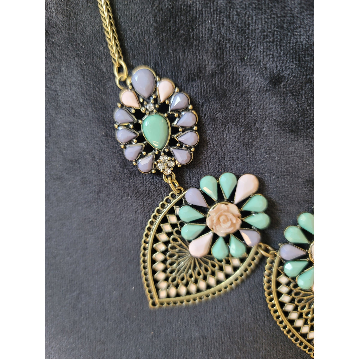 Women's Floral Statement Necklace With Lobster Clasp Lock And Gold Chain Design