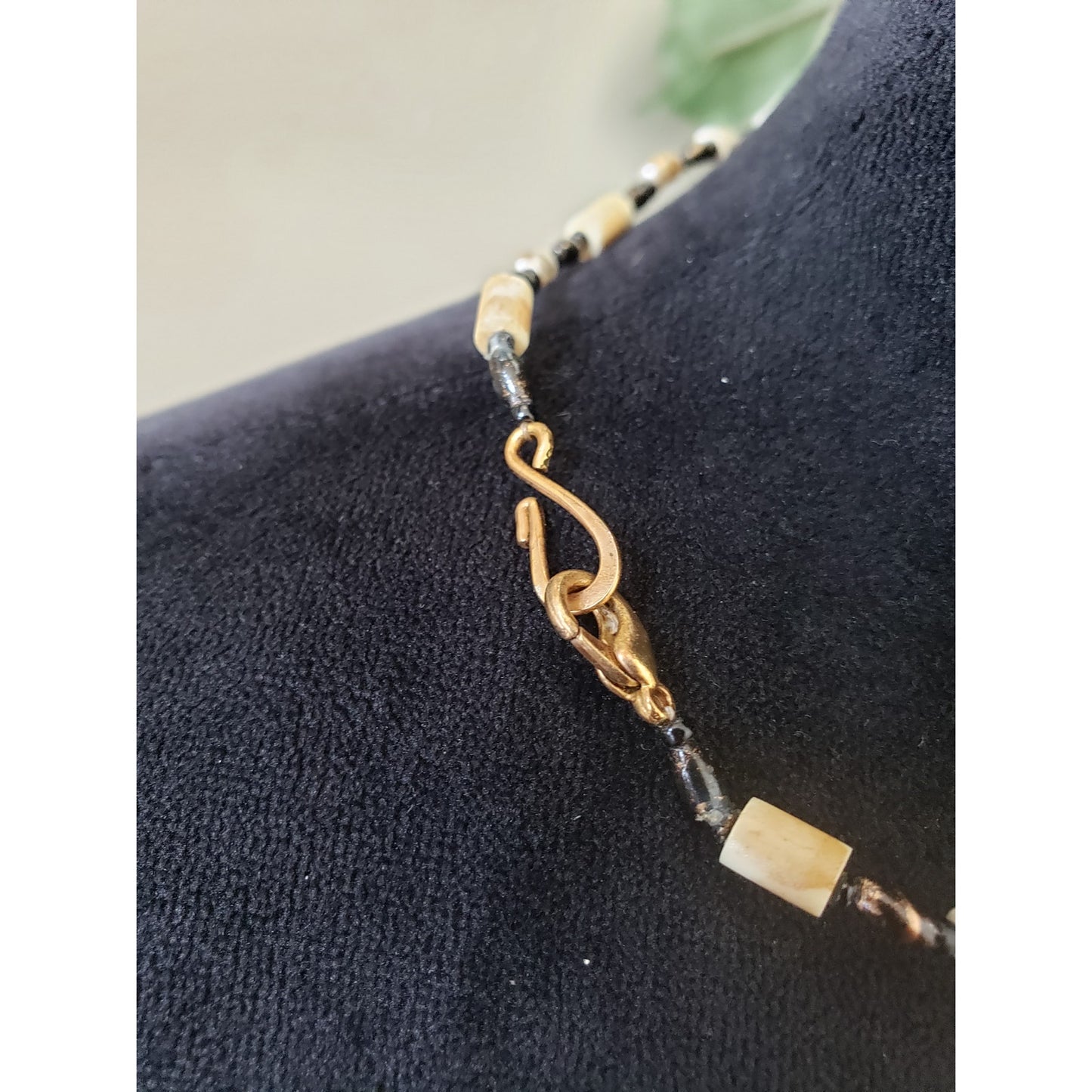 Womens Gold Tone Black Resin Encrusted Bone Beads Chain Rings Pendant Necklace