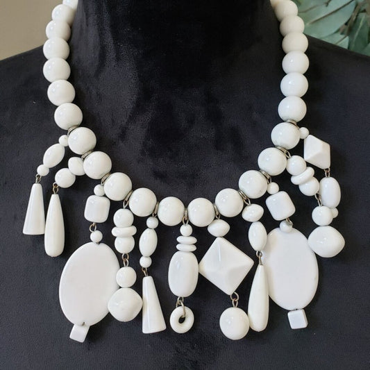 Women's Fashion White Geometric Acrylic Beads Necklace Jewelry with Hook & Eye