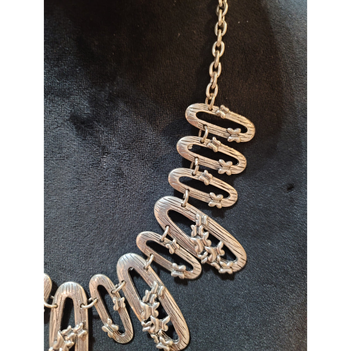 Women's Silver Floral Oval Link Fashion Necklace With Lobster Clasp
