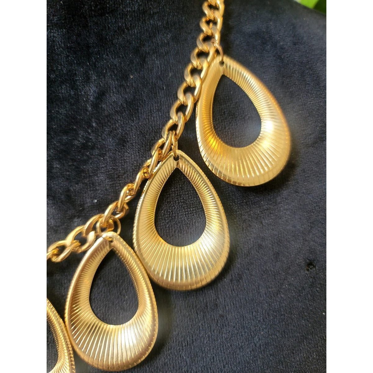 Gold Tone Teardrop Statement Necklace & Earrings Set Chunky Chain Bib Fashion