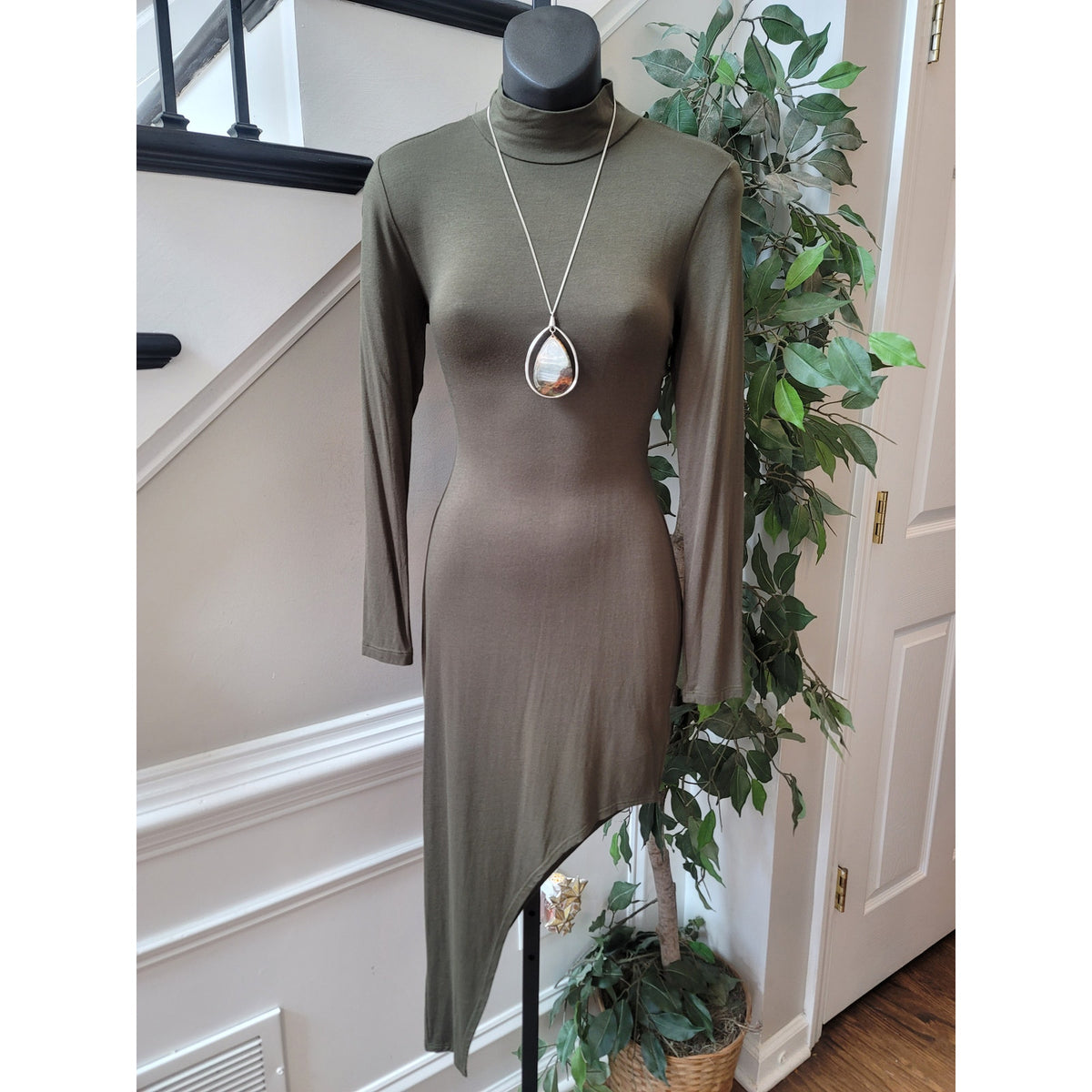 Entry Bodycon Dress Women's Size Medium Green Mock Neck Long Sleeves Stretchy