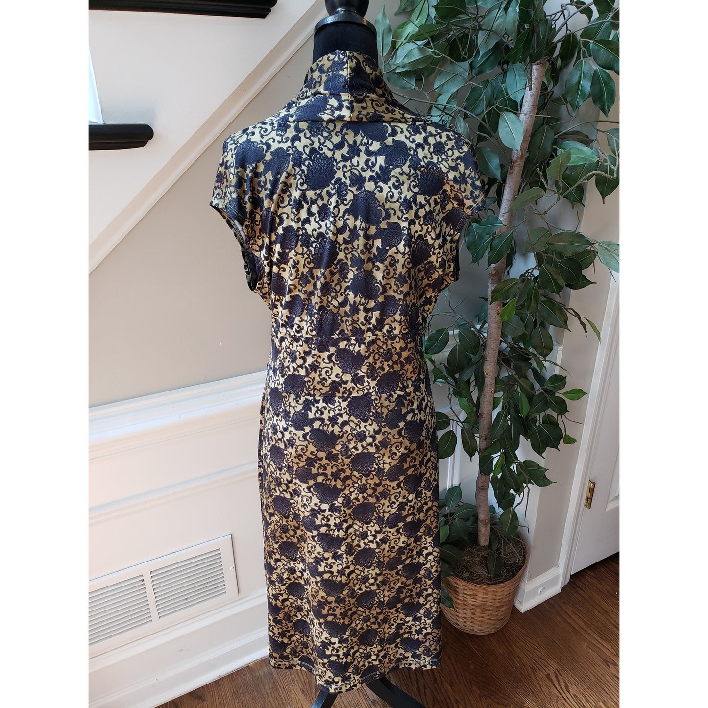 Newport News A-Line Dress Womens Small Gold Blue Floral Empire Waist V Neck