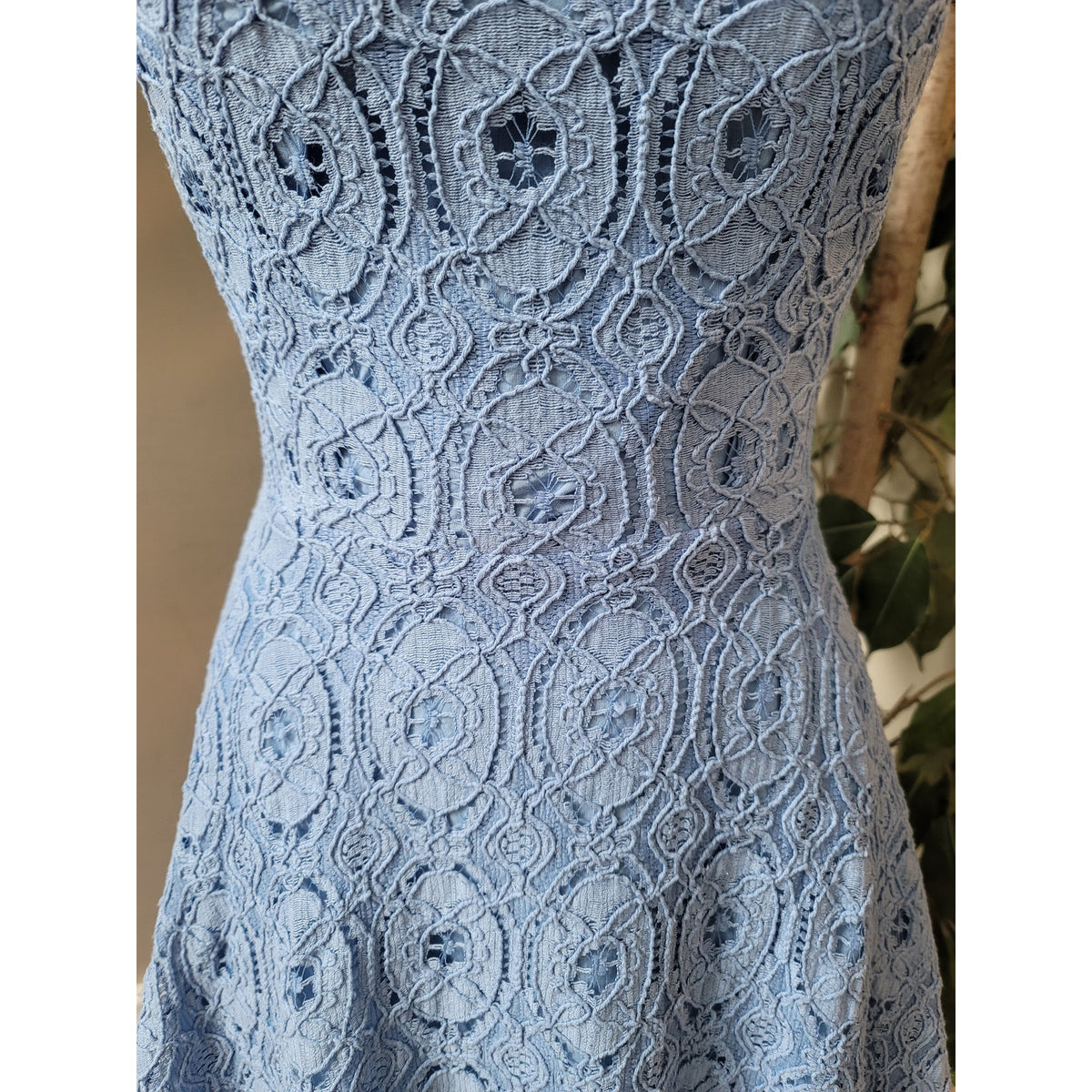 BB Dakota Dress Women Size 4 Blue Lace Sleeveless Fit and Flare Party Cocktail