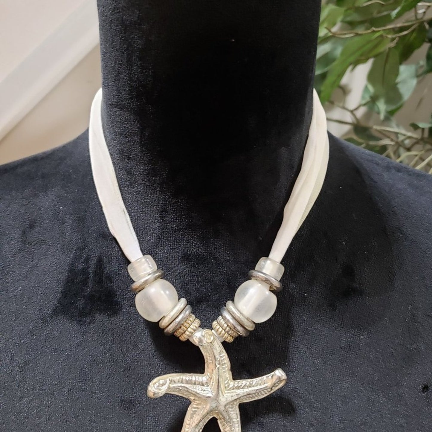 Womens Fashion Chunky Beaded Big Starfish Pendant Necklace with Lobster Clasp