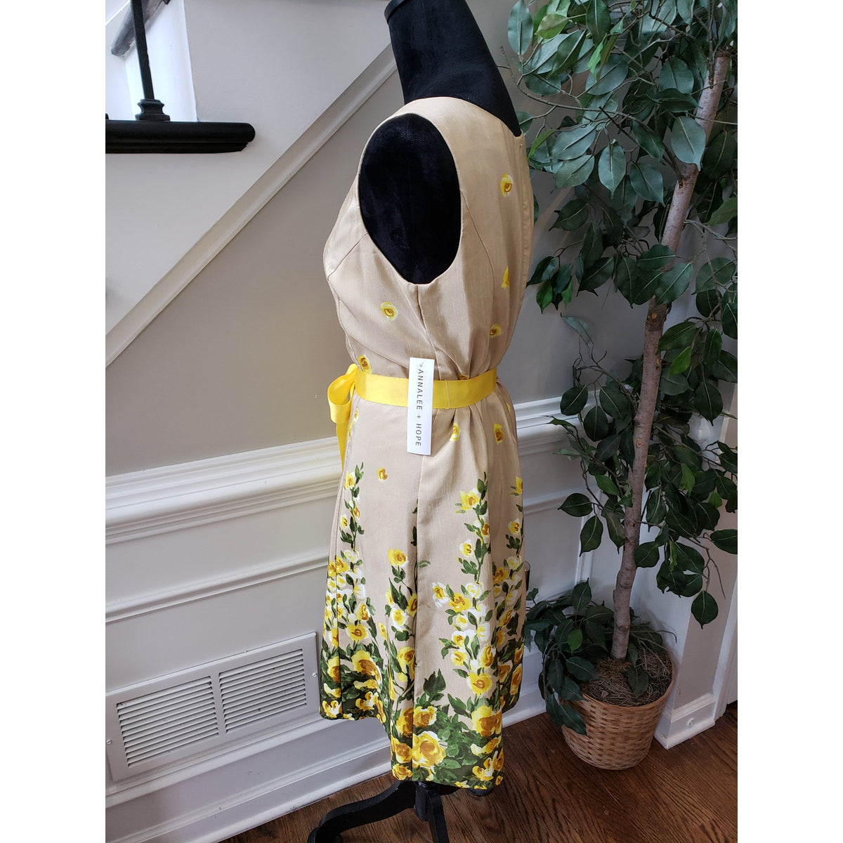 Annalee + Hope Shift Dress Womens 10 Yellow Floral Bow Waist Scoop Neck Back Zip