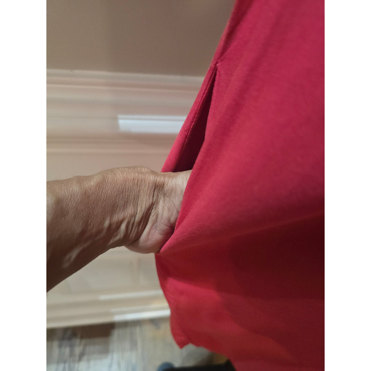 The Odell's Shift Dress Women's Small Coral Red Pleated Back V-Neck Pockets