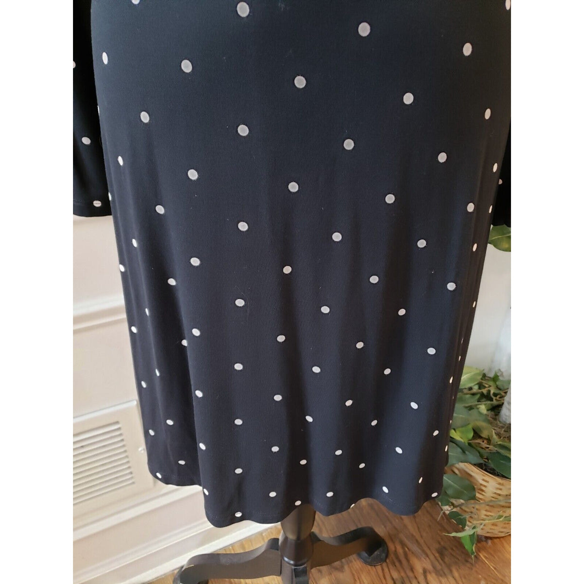Old Navy Women Black Polka Dot Round Neck Long Sleeve Knee Length Sheath Dress S