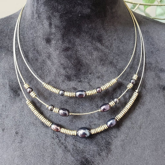 Womens Fashion Gold Tone Wire and Black Beaded Necklace with Lobster Clasp