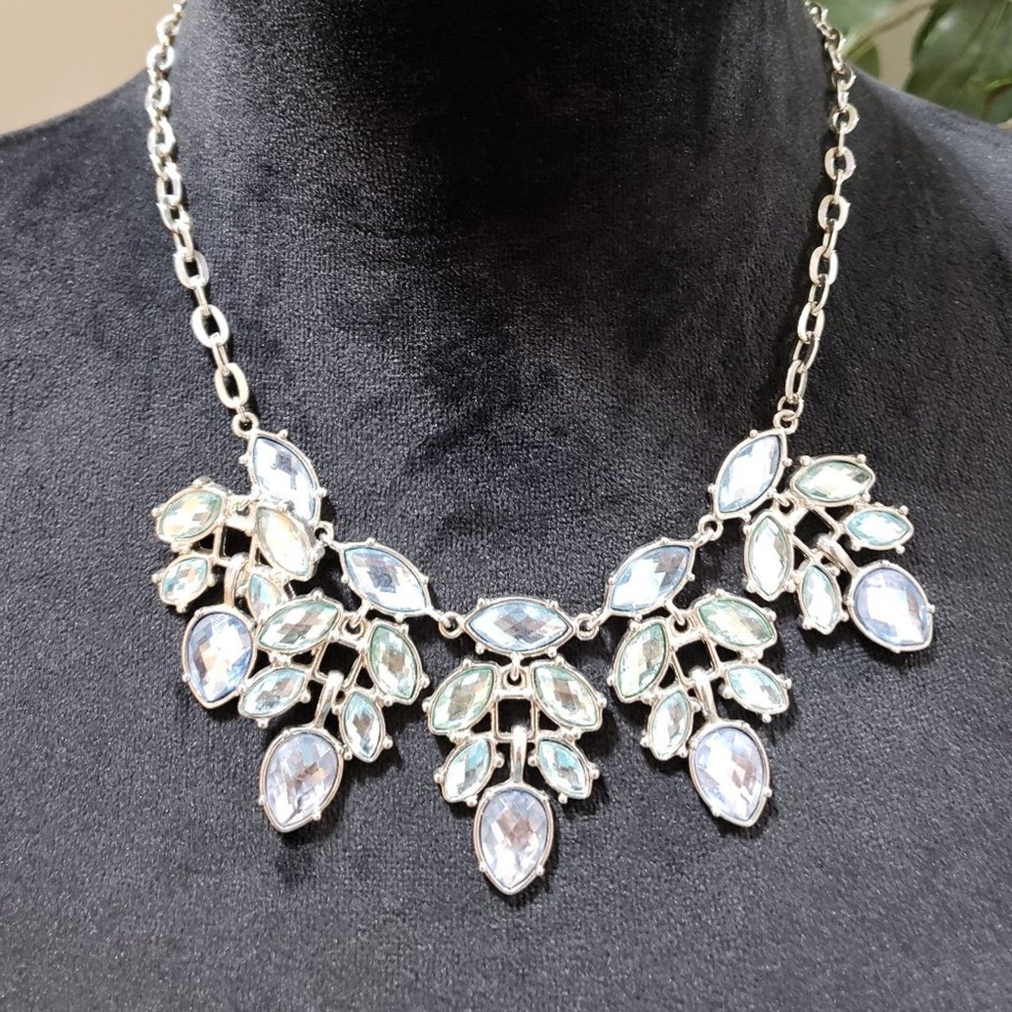 Womens Fashion Silver Aquamarine Glass Beads Collar Necklace with Lobster Clasp