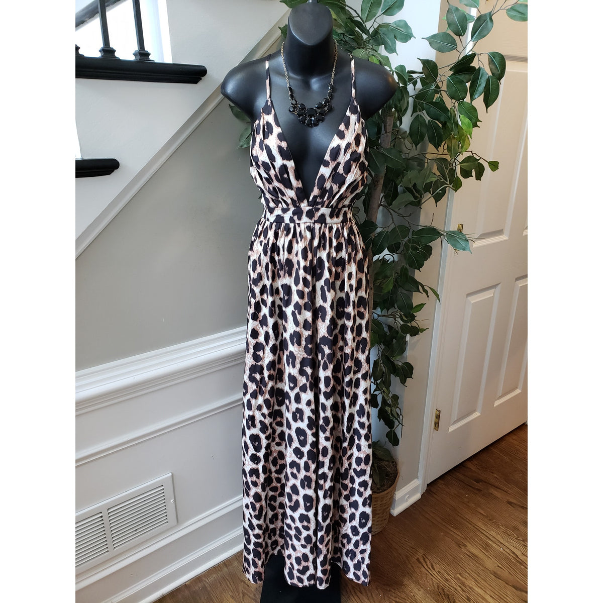 SHEIN Long Maxi Dress Womens Size 2 Black & Beige Leopard Plunge Neck Sleeveless