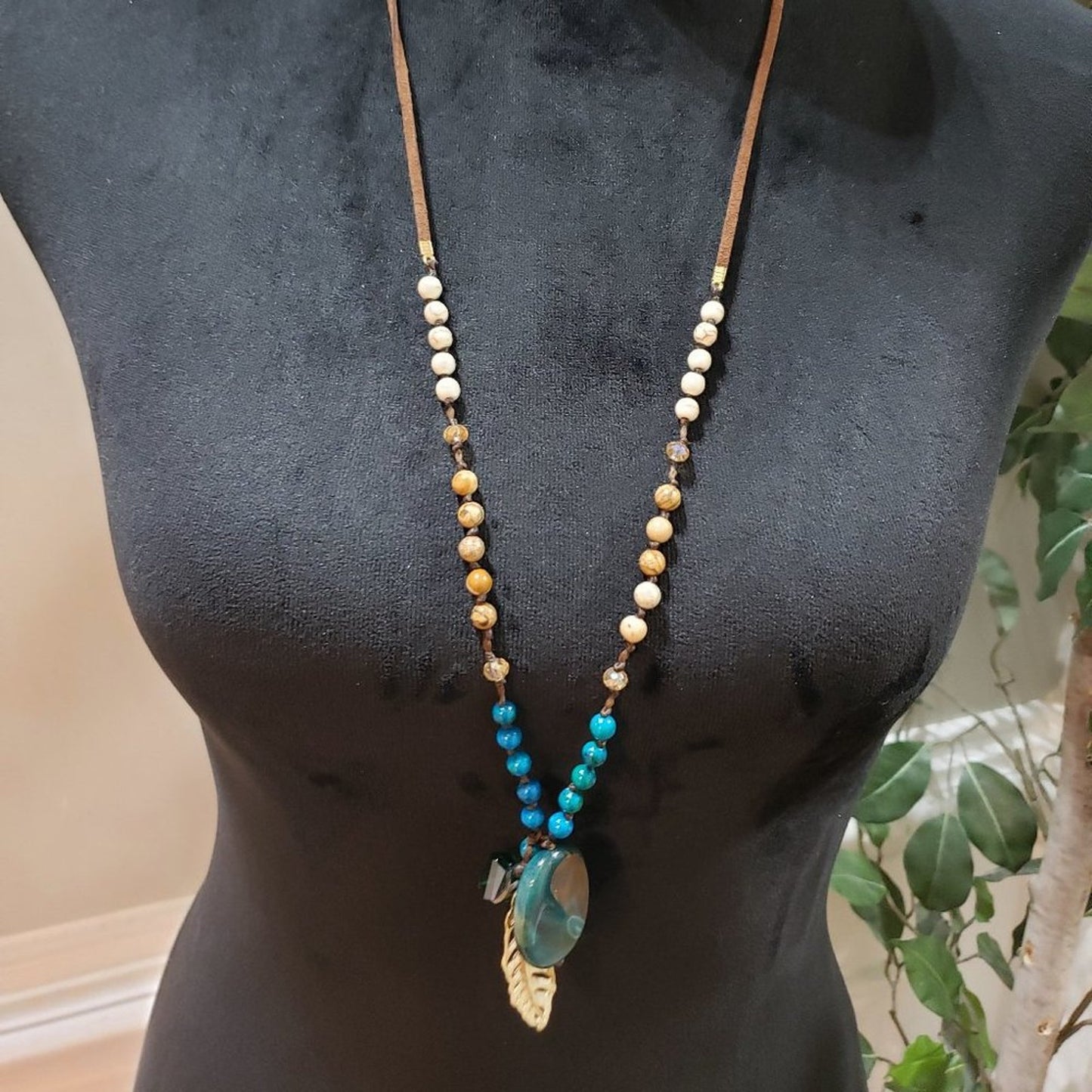 Women Natural Amazonite Turquoise Stone Pendant Collar Necklace w/ Lobster Clasp