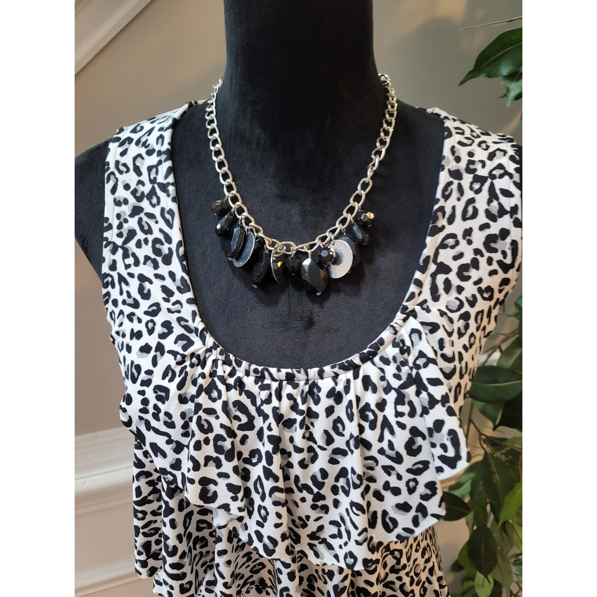 White House Black Market Ruffle Tank Top Women's Small White/Black Leopard Print
