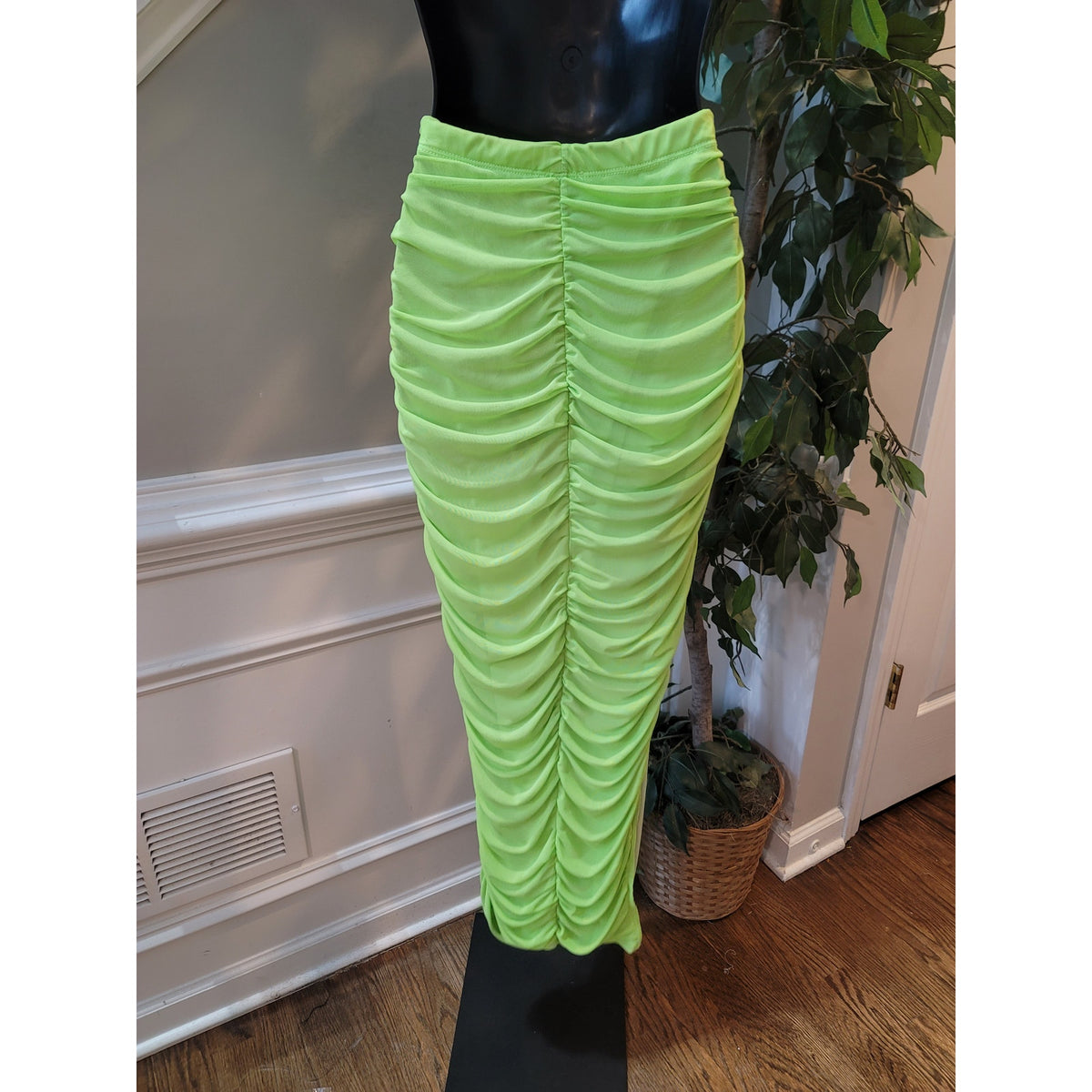 Fashion Nova Ruched Maxi Skirt Women's Medium Lime Green High Slit Fully Lined