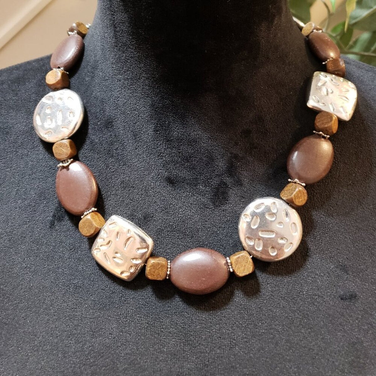 Womens Fashion Brown Beads Necklace Jewelry with Lobster Clasp