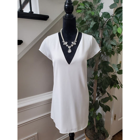 Tobi Women's White Polyester V-Neck Short Sleeve Knee Length Shift Dress Size S
