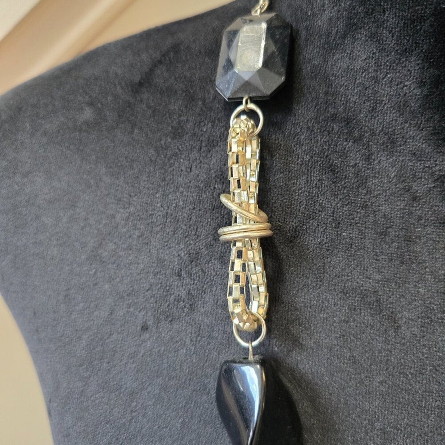 Womens Fashion Black Gemstone Silver Tone Chain Necklace with Lobster Clasp