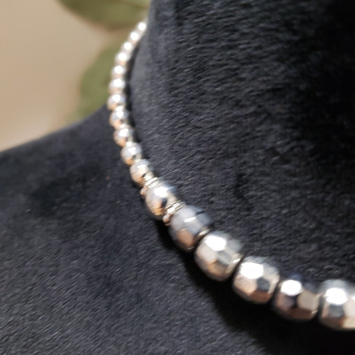 Womens Fashion Silver Round Beads & Big Stone Alloy Base Pendant Collar Necklace