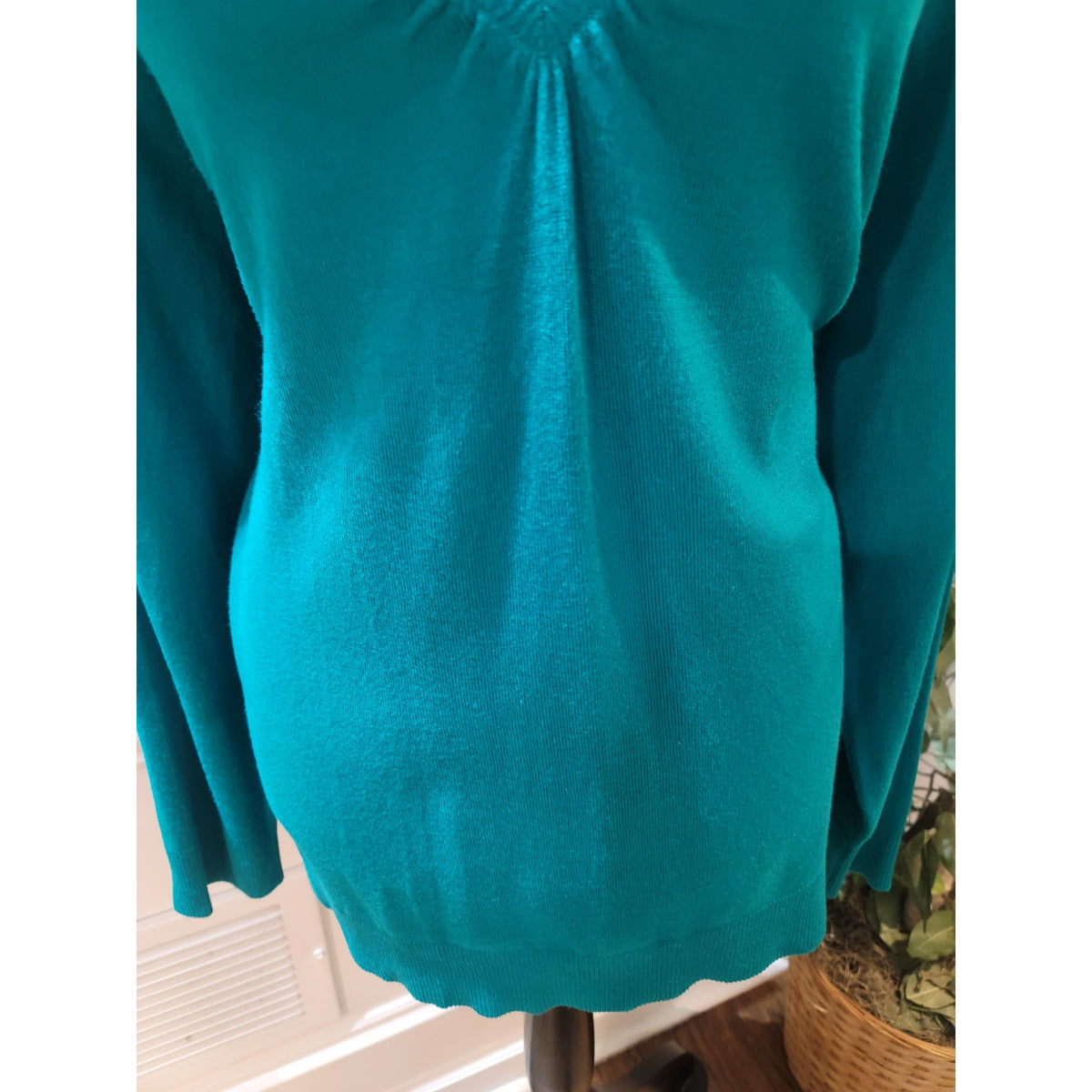 Lane Bryant Pullover Sweater Women's SZ 14/16 Teal Ribbed Hem V-Neck Long Sleeve