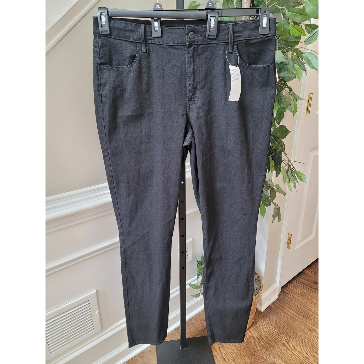 Old Navy Super Skinny Jeans Women's Size 16 Tall Black Mid-Rise Classic Stretch