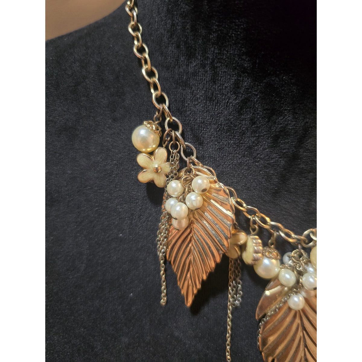 Women's Gold Tone Leaf Pendant Pearl Bead Chain Statement Necklace Lobster Clasp