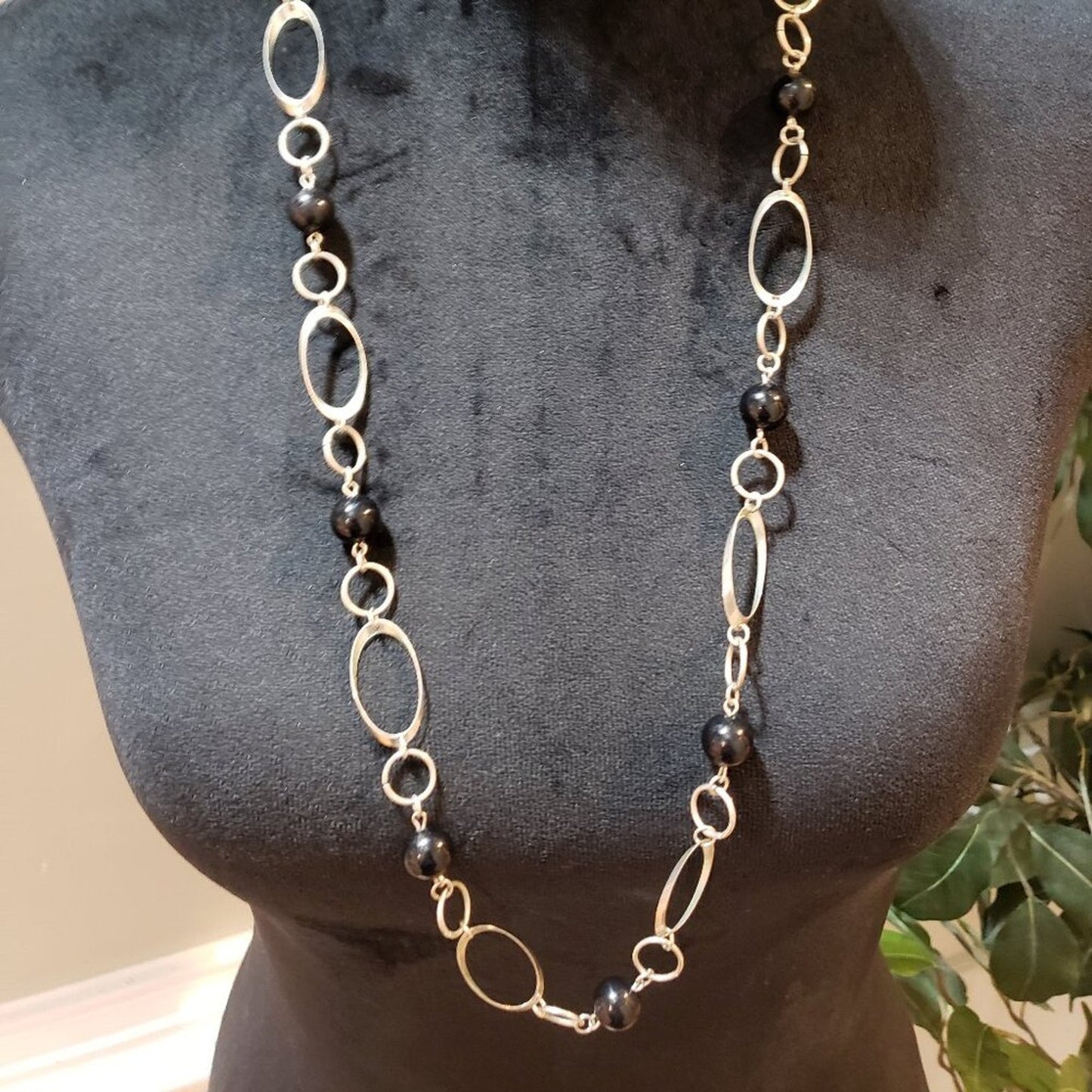 Womens Fashion Black Beaded Silver Tone Link Chain Long Necklace Jewelry