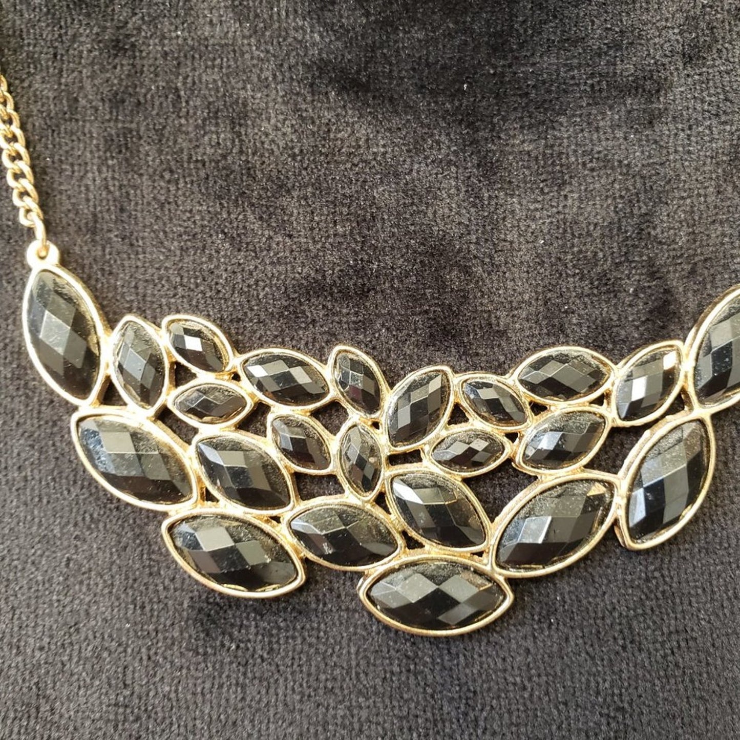Women Black Crystals Teardrop Stone Crescent Bib Statement Necklace with Lobster