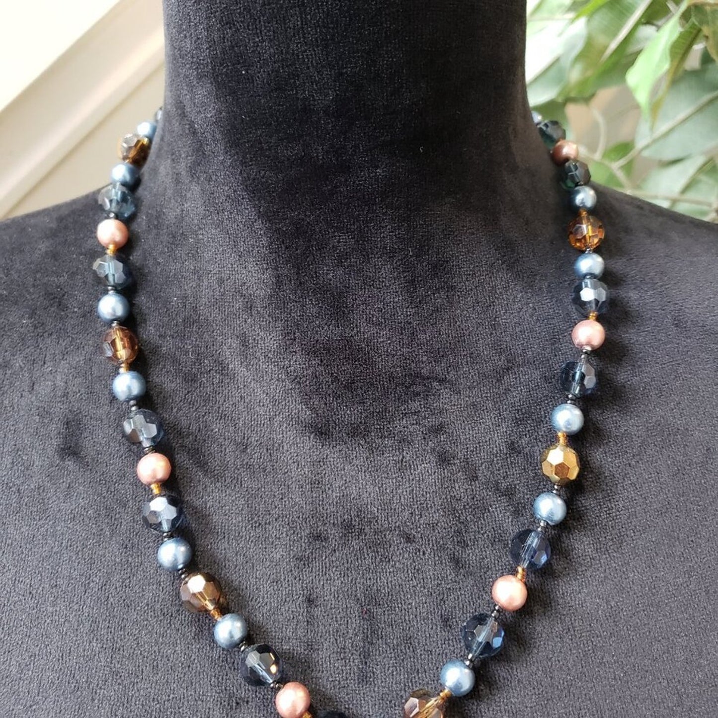 Womens Multicolor Crystel and Pearl Beaded Necklace Jewelry with Lobster Clasp