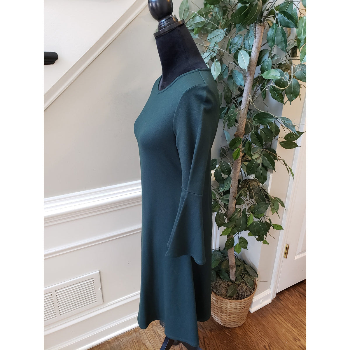 Isabella Oliver Shift Dress Women's Size 4 Olive Stretch Flare Sleeve Round Neck