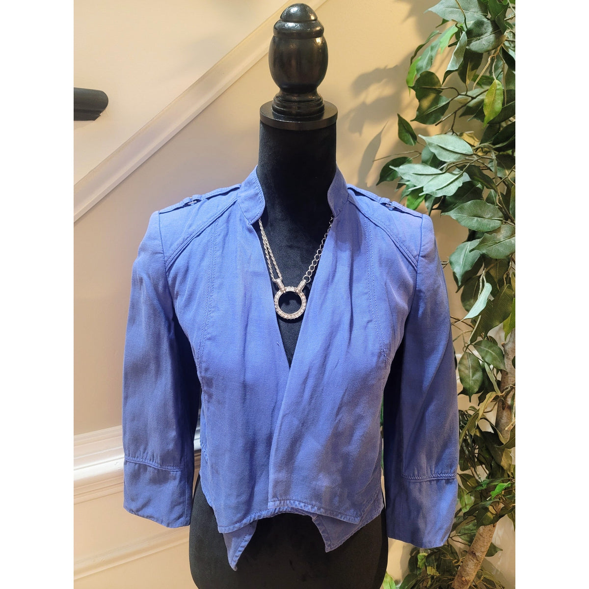 White House Black Market Cropped Jacket Women's Size 2 Blue Military Shoulder