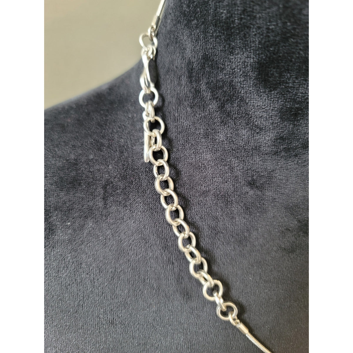 Chico’s Women Silver Tone Snake Chain Necklace With Ring Bead Accents Adjustable