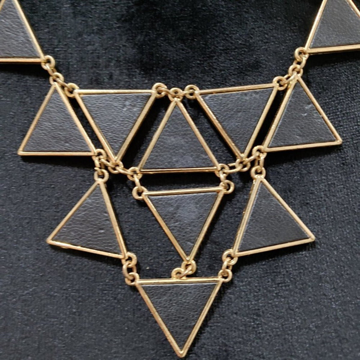 Forever 21 Womens Triangle Shape Link Statement Necklace with Lobster Clasp