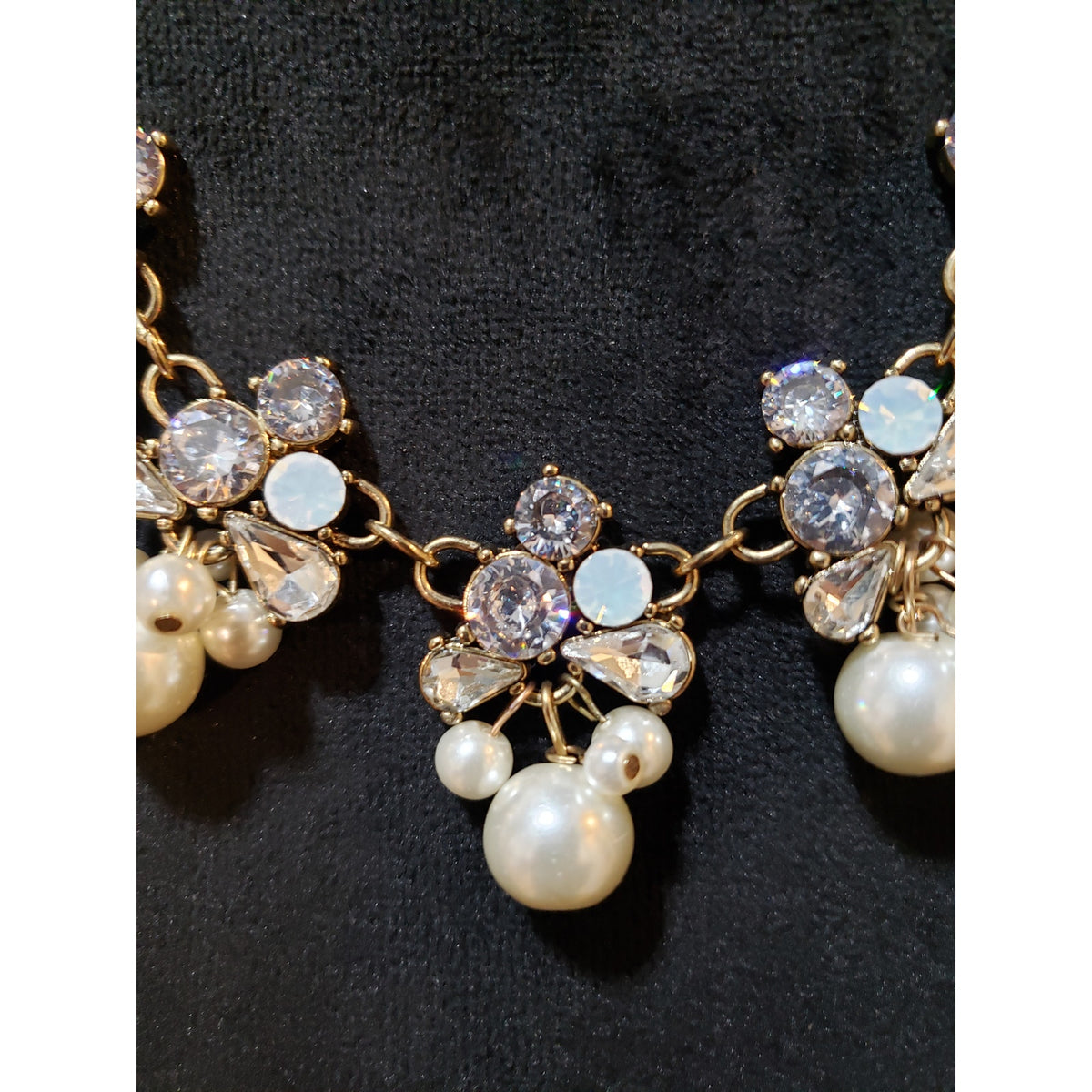 Women Gold Tone Cubic Zirconia Faux Pearl Floral Statement Necklace with Lobster