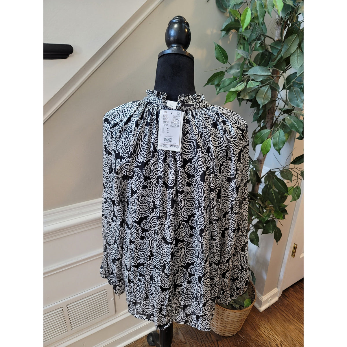 H&M Top XL Black White Paisley Ruffle Tie Split Neck Raglan Sleeve Casual Party