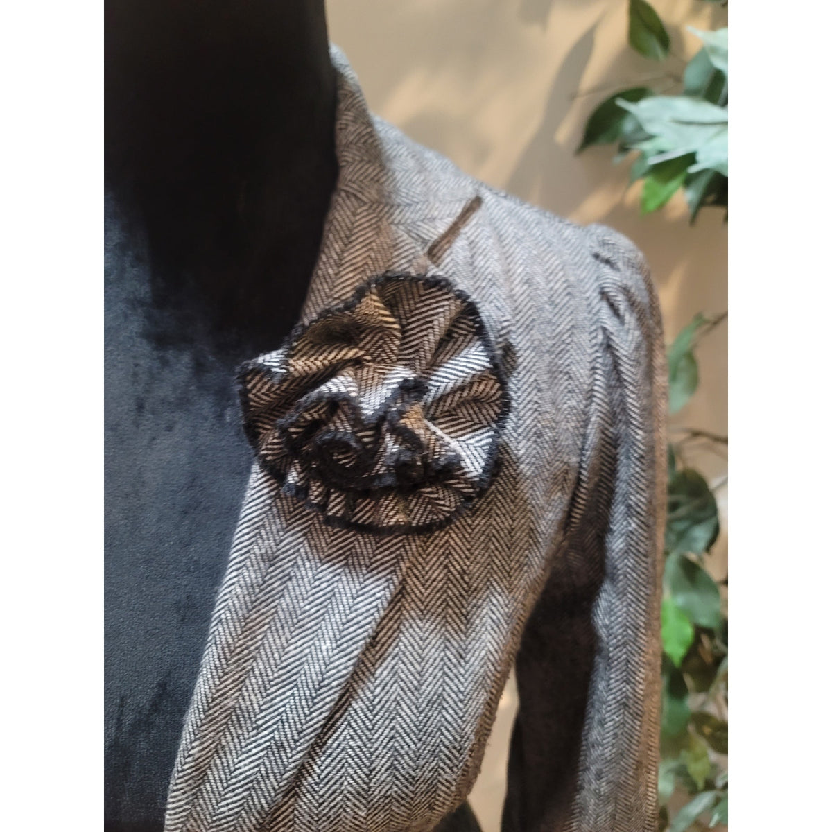 Stooshy Tweed Blazer Women’s Medium Gray Herringbone Ruched Sleeve Faux Pockets