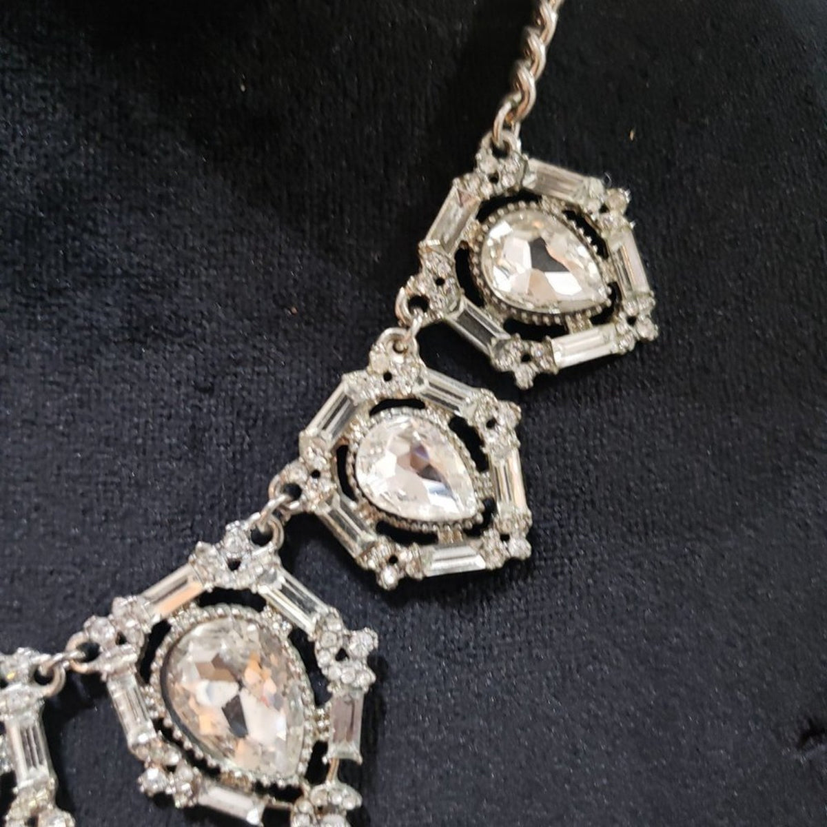 Womens Fashion Rhinestone Silver Tone Statement Collar Necklace w/ Lobster Clasp